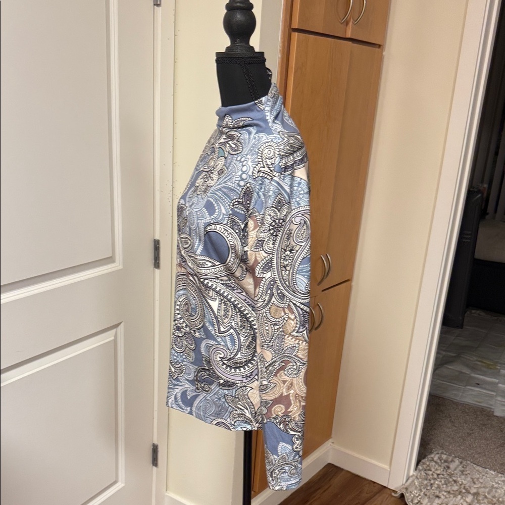 STYLEWE Elegant Blue and Cream Paisley Blouse - Picture 2 of 3